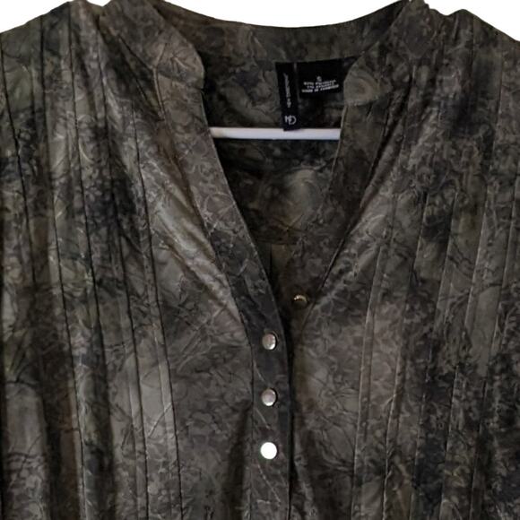 New Directions sz small olive green top. Great quality, casual, office. Fall - Picture 2 of 3